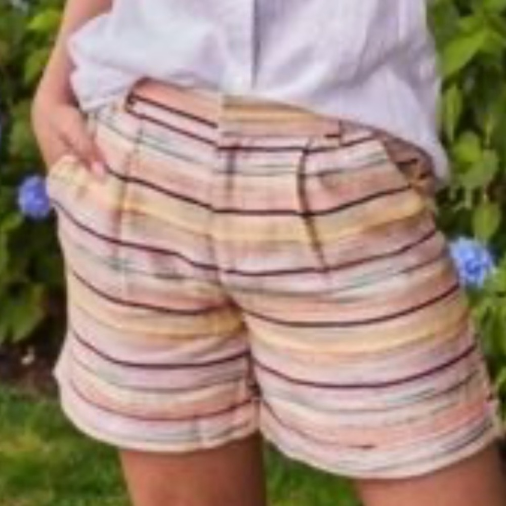 Ecru Cuffed with Pleats Sorrento Shorts in Multi Color Palm Springs